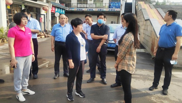 青州市長宋偉偉攜工作組到泰豐購物廣場指導文明城市創(chuàng)建工作